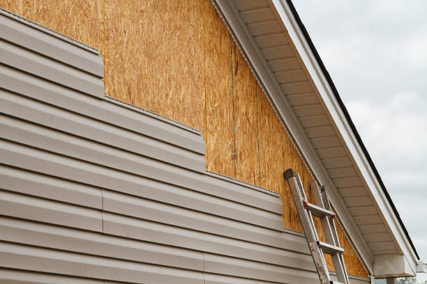 Professional Emergency Siding Repair technician working in North Bloomfield, OH